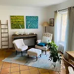 Provencale Familiale Avec Piscine *