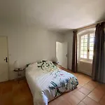 فيلة Provencale Familiale Avec Piscine