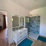 فيلة Provencale Familiale Avec Piscine غريمو