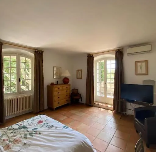 Provençale Familiale Avec Piscine Villa